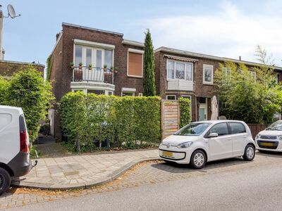 J.J.A. Goeverneurstraat 2, Dordrecht